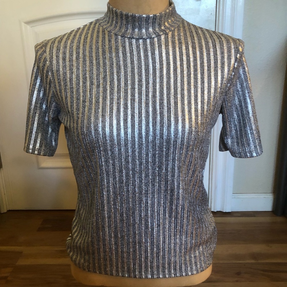 Short sleeve turtle neck